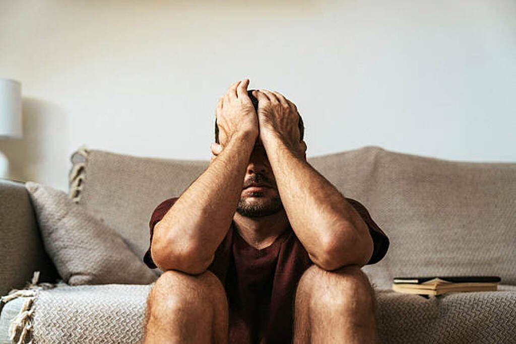 Psiquiatra especialista em depressão em Porto Alegre. Tratamento baseado em evidências para depressão leve, moderada, grave e resistente. Agende com o Dr. Cristiano Belem.
