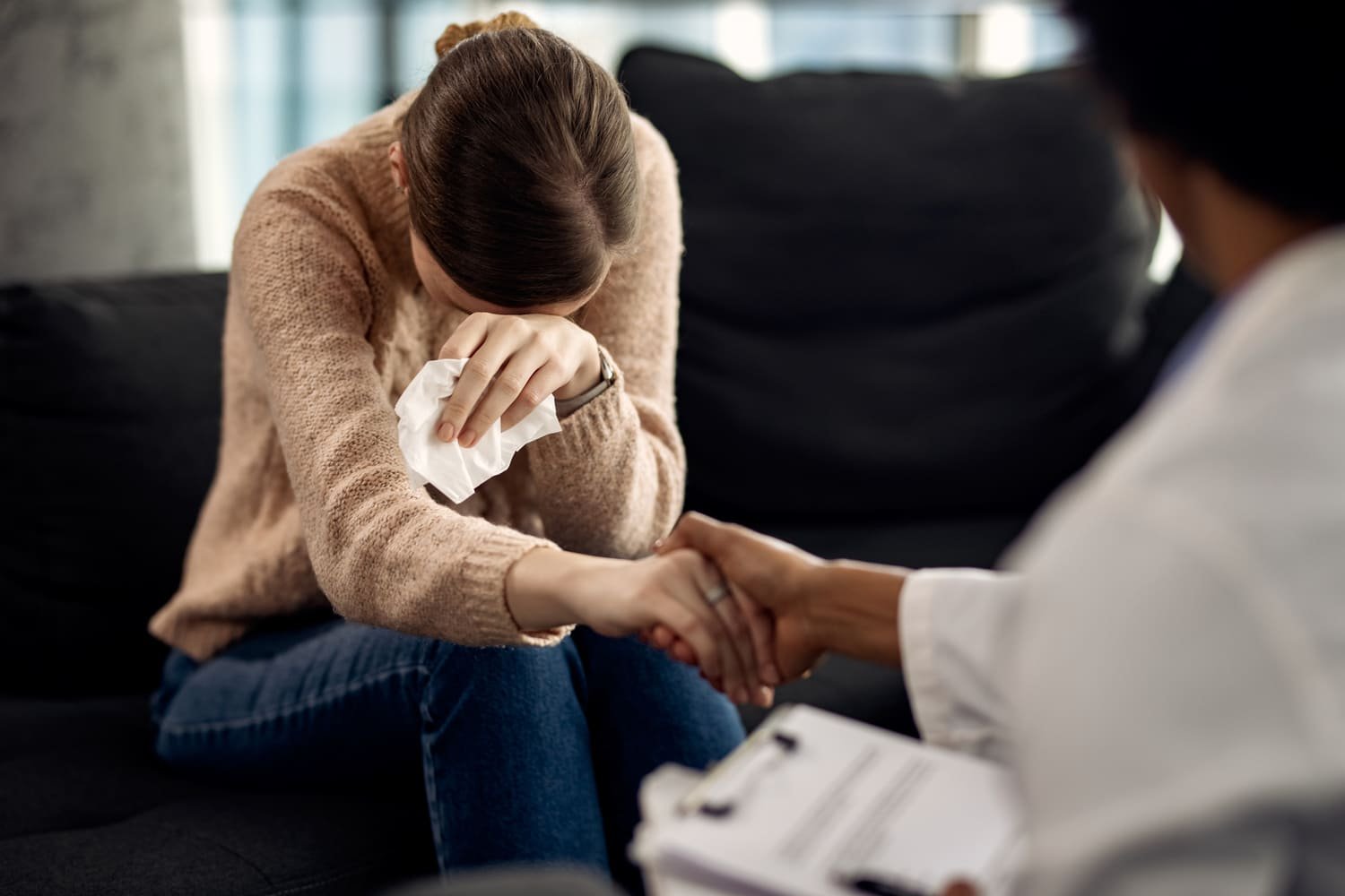 Diferença entre tristeza e depressão: como identificar cada uma
