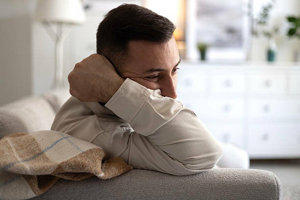 Uma vida confortável e previsível pode favorecer padrões depressivos. Entenda a relação entre esforço, significado e motivação.